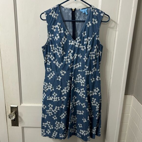 Draper James Dresses & Skirts - Draper James Blue Floral Mini Dress
